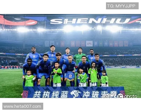 中超激战山东队迎战深圳队全力争胜展现球队实力与斗志