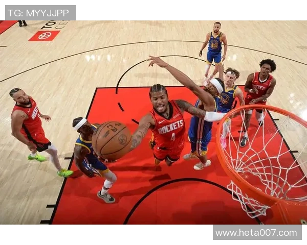 库里与郭艾伦的篮球对决：两位巨星的技巧与风格碰撞分析