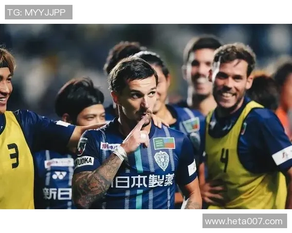 岐阜足球队迎战福冈黄蜂激情对决展现实力与风采